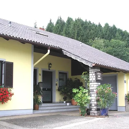 Gaestehaus Lumesberger Apartamento
