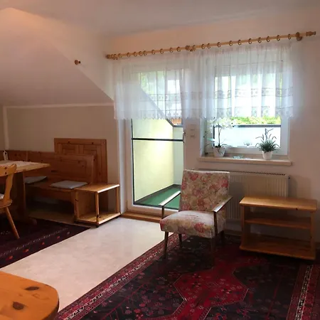 Gaestehaus Lumesberger Apartment