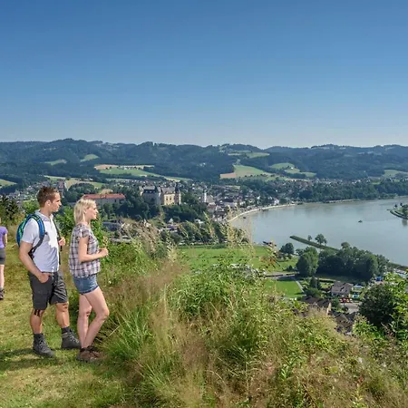 Gaestehaus Lumesberger * グライン